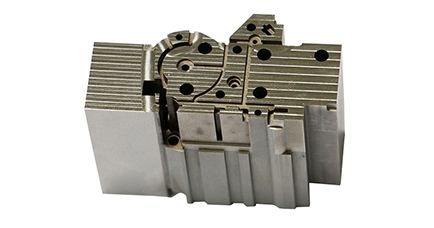 Komponen acuan & sisipan ganti